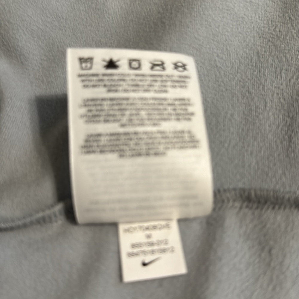 Nike light weight full zip running jacket - Picture 4 of 5